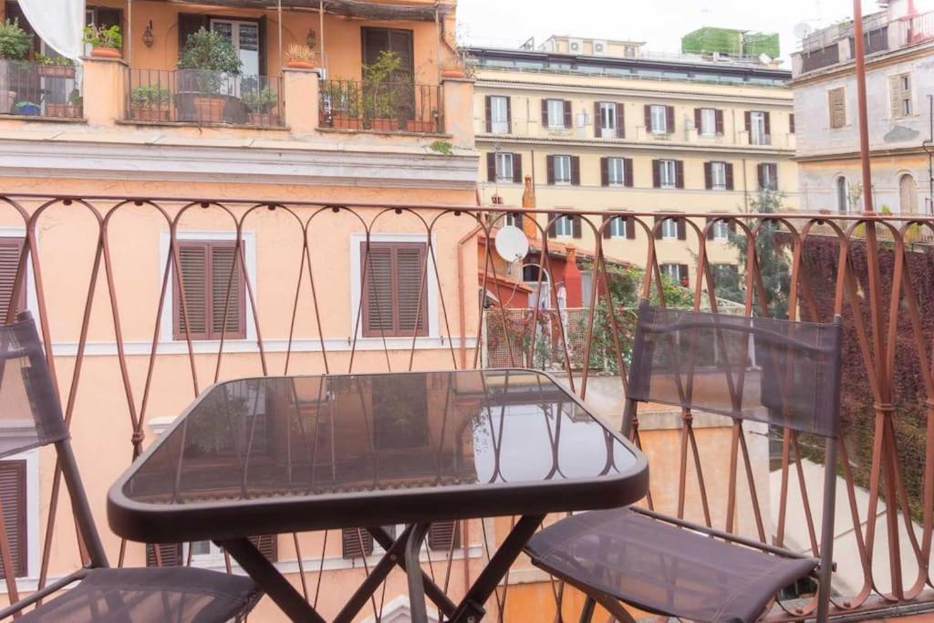 Art Atelier Terrazza Borgo, Rome